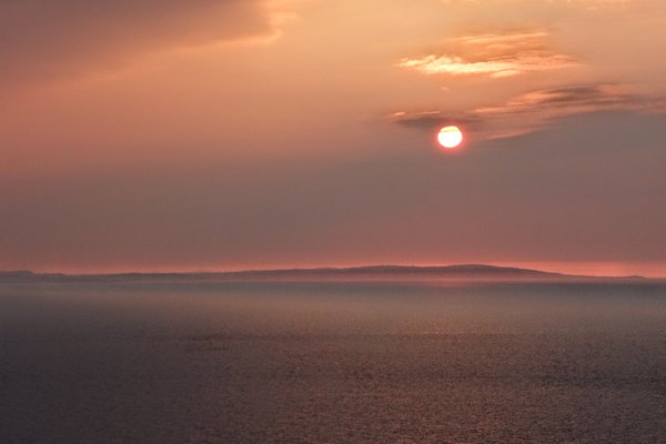 digiFfotoramblr's tweet photo. End of day images with thanks @iestynarmstrong from the heartland #NorthWales #Wales #Cymru #sunset https://t.co/C4eJWhHD1X