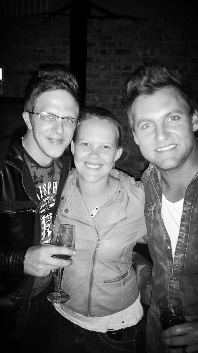 SACelebTweets's tweet photo. Die #kykNETGMR span kuier by @Weiveld vanaand! 😎  @AltusTheart #WeiveldPTA https://t.co/eI7b99poH4