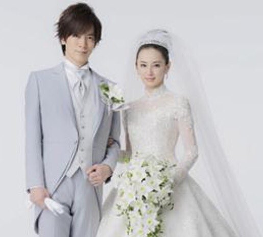 Tina 北川景子のウェディングドレスとベール グレース ケリーを意識してるんだな クラシックで似合ってる T Co T5pmohly7b Twitter