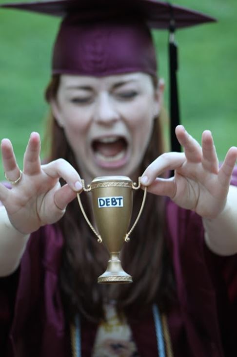SaveWithLink's tweet photo. Meredith College student's debt-themed graduation photos go viral https://t.co/j1LdCBzkj8 via @abc11_wtvd https://t.co/6TNU9zLNTD