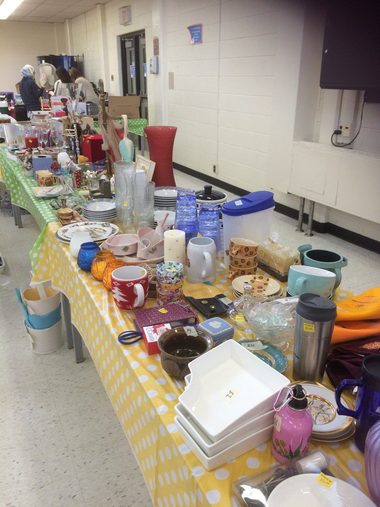 StreetsvilleSS's tweet photo. Come out and see what there is at the Interact garage sale @StreetsvilleSS from 8 to 11:30 @PeelSchools https://t.co/ufXZlNUefP