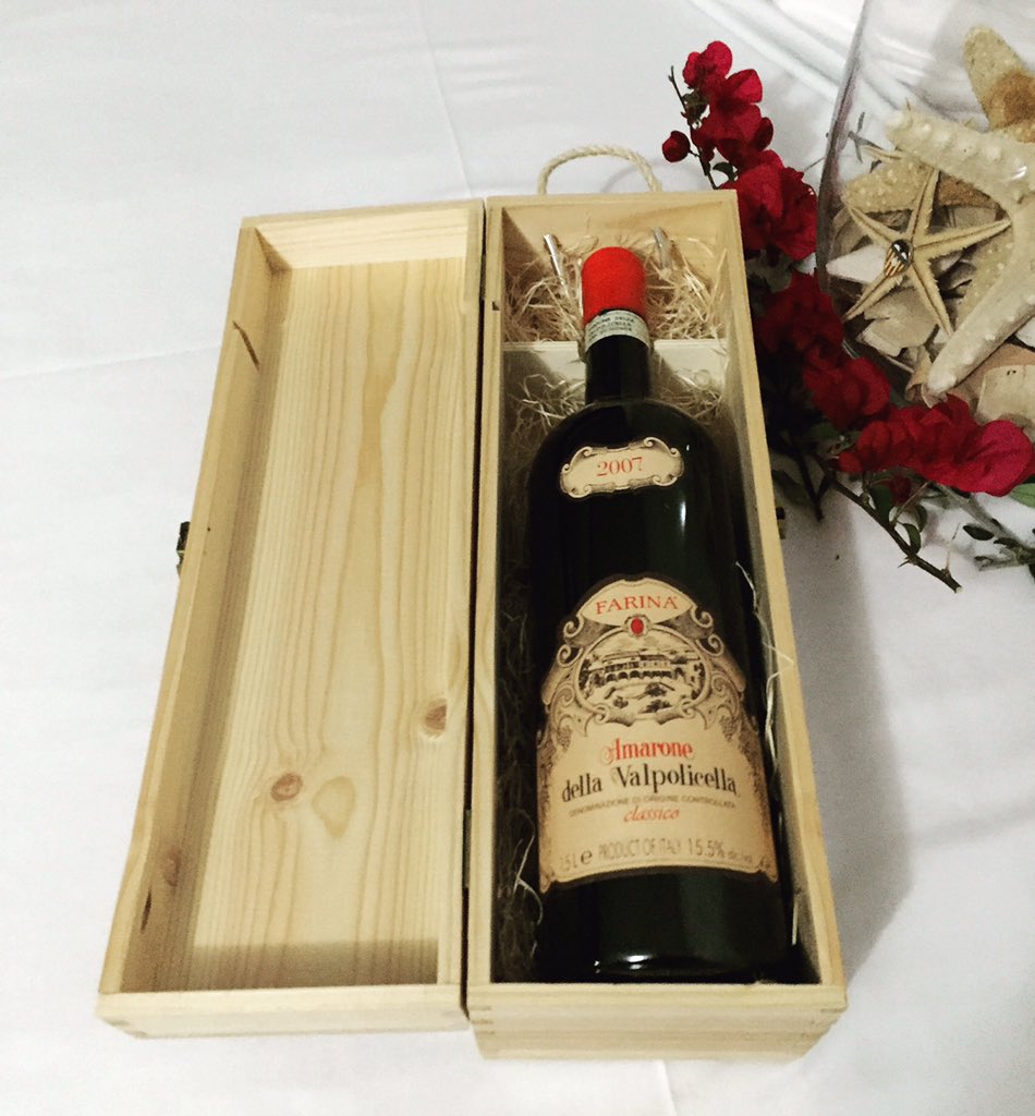 Tutto pronto #primacomunione di Luca!E ora speriamo che esca il sole dopo 2 giornate piovose!🙏🙏🙏