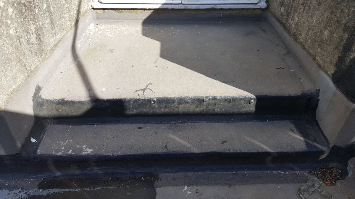 ampmroofing's tweet photo. A nice bit of anti slip walkway using @TriflexUK @am_maint @ChasGiles1 #roofing #liquidcoatings https://t.co/f3x1Zwy90O