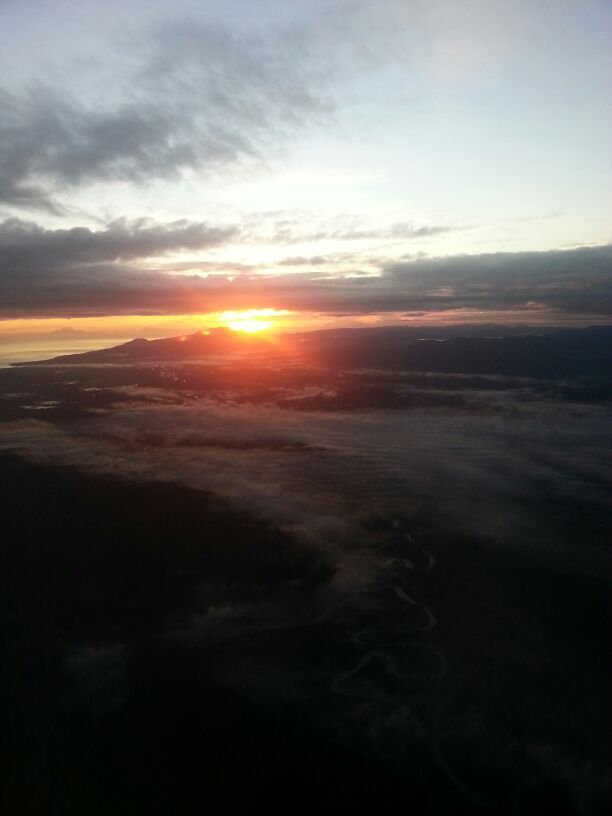 fendymugni's tweet photo. Indahnya cahaya mula2 di atas langit papua #akudipapua https://t.co/mkSjO5YNlh