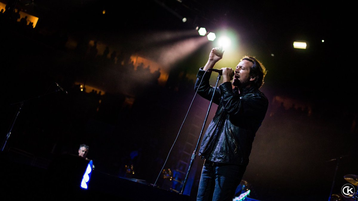 RockNationMag's tweet photo. PHOTOS: An Evening With Pearl Jam - Philadelphia, PA - April 28, 2016 - https://t.co/Ba0j8jcqc8 https://t.co/jNBS7oPGFK