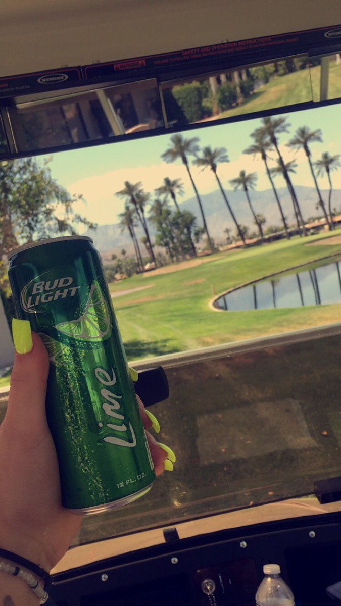 Bailee_Karst's tweet photo. Stagecoach!! 🌻✨👢🌞🍻 https://t.co/y125okPj3o
