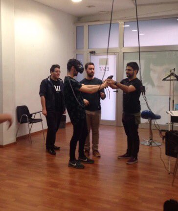 ESAT_Valencia's tweet photo. Viernes de #Proyectos_ESAT con las HTC Vive
#videojuegos #arte #programacion https://t.co/122s2v1p9c
