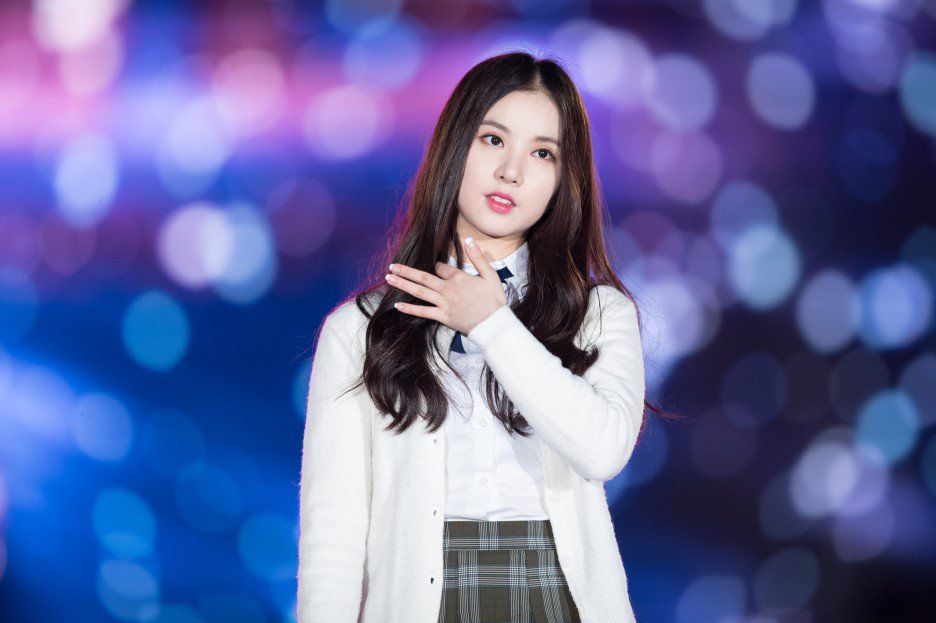 GFRDindonesia's tweet photo. [HQ] 160429 GFRIEND #EUNHA at Gyeongnamdo Residents Sports Festival cr. mochi_holic *3 https://t.co/D1sklUVRwJ
