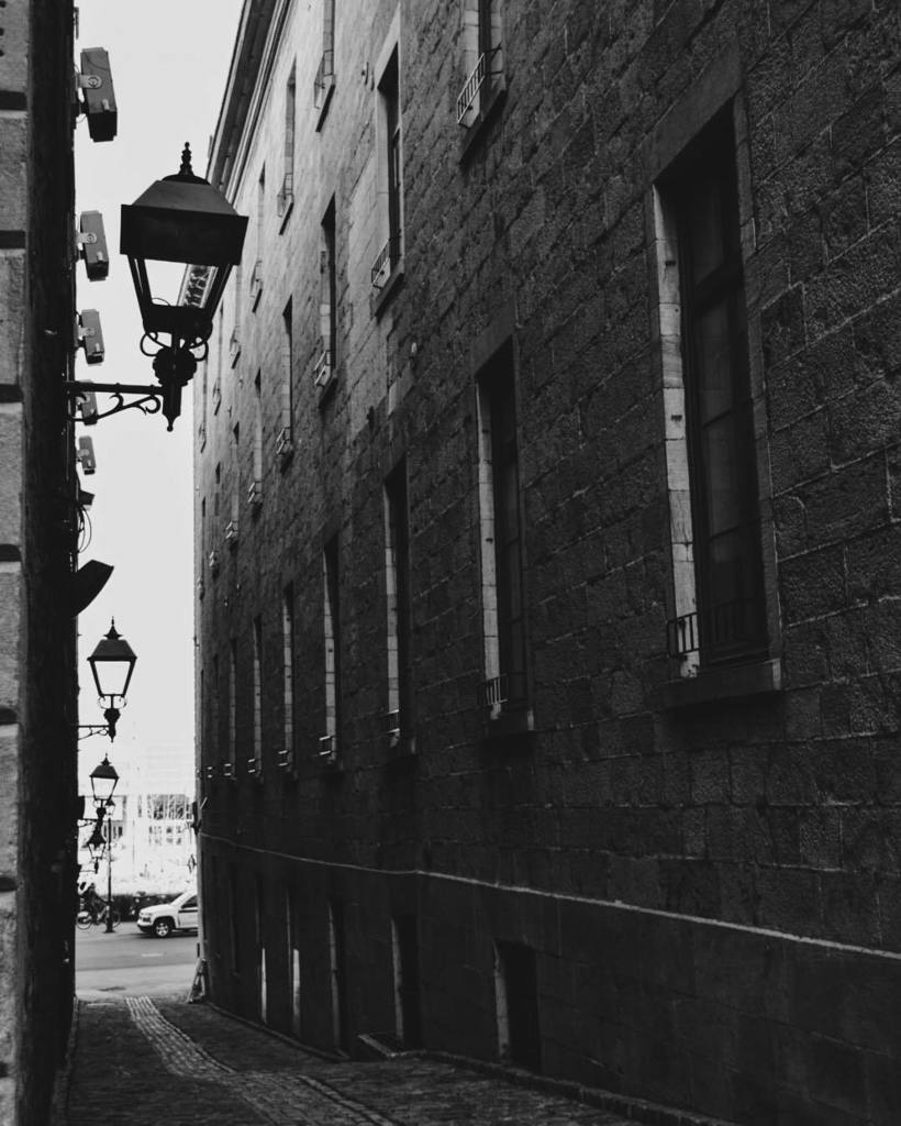 EulalioMRomero's tweet photo. Architecture of #Montréal
. . .
#vsco #vscocam #photography #blackandwhite #citygram #montreal #mtlmoments #killth… https://t.co/nXAwGZhsjA