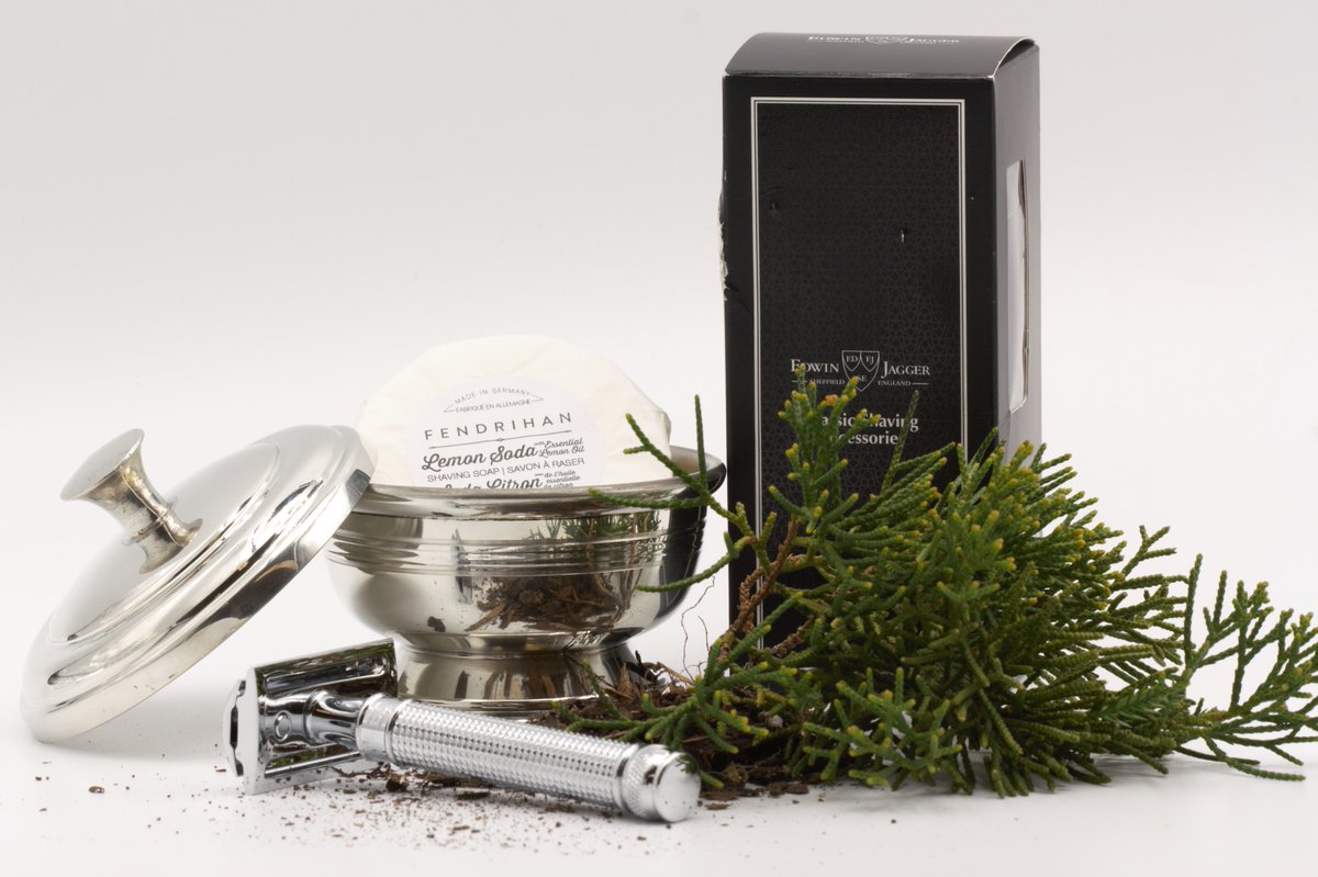 Fendrihan's tweet photo. #CONTEST: #RETWEET and #FOLLOW for your chance to win this razor, soap, and bowl! Rules: https://t.co/q7AetyJOKT https://t.co/OMNQqJ8SCC