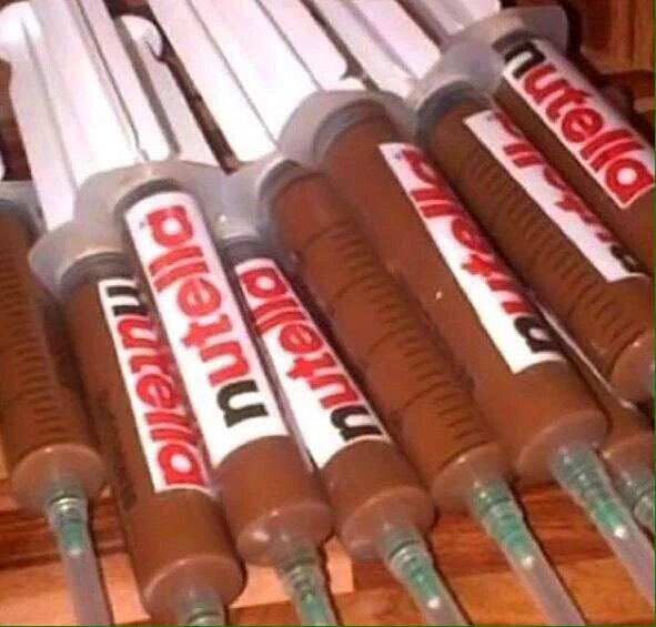 Enriquefitness's tweet photo. Ya esta listas las dosis de mañana @NutellaUSA @NutellaGlobal  #mevoyaponermasfuertequeeldemonio 😈😈 #motivation #fit https://t.co/dMGNiSoguf
