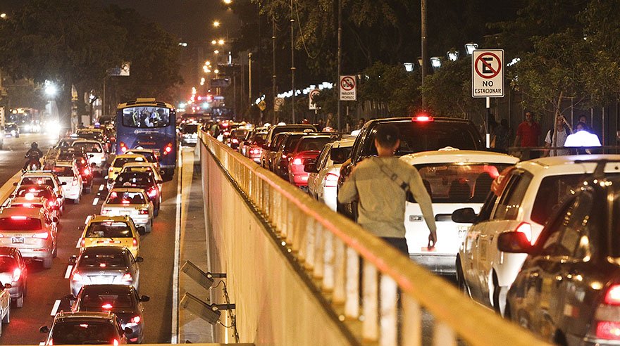 Lima_ECpe's tweet photo. By-pass 28 de Julio: sigue congestión tras fin de marcha blanca [#FOTOS] https://t.co/R1dV9vKsU8 https://t.co/T2nZl35d3H