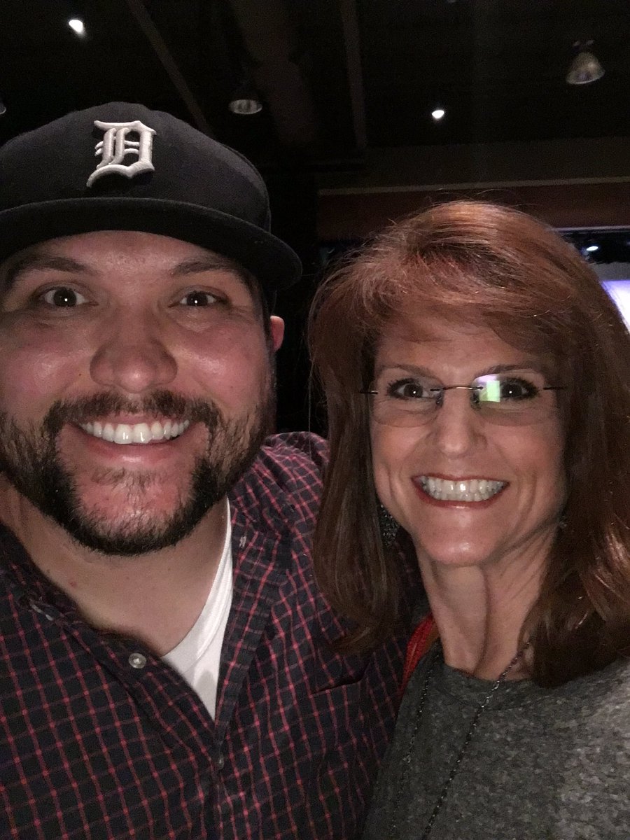 RussAndNancy's tweet photo. Looking forward to the new music @MicahTylerMusic #cmbsummit16 https://t.co/Y7TxM6Z0KQ