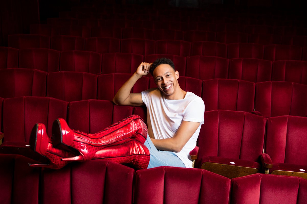 michaelcassel's tweet photo. Couldn't be more excited this morning to announce our sensational sparkling cast for @KinkyBootsOz! https://t.co/bEK3Mx7mgV