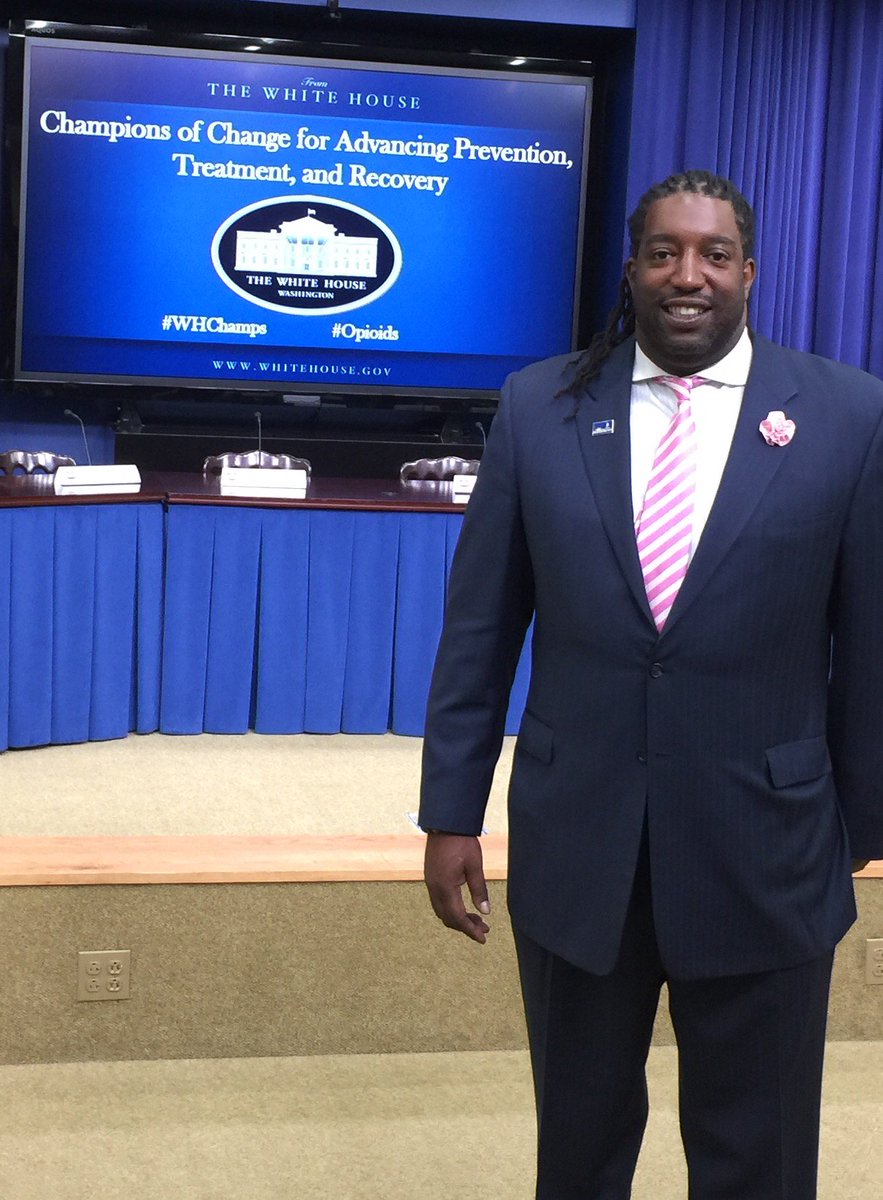 RollingOut's tweet photo. #DetroitRecoveryProject CEO Andre Johnson honored as a Champion of Change at the @WhiteHouse today. #WHChamps https://t.co/KYYw17J5xa
