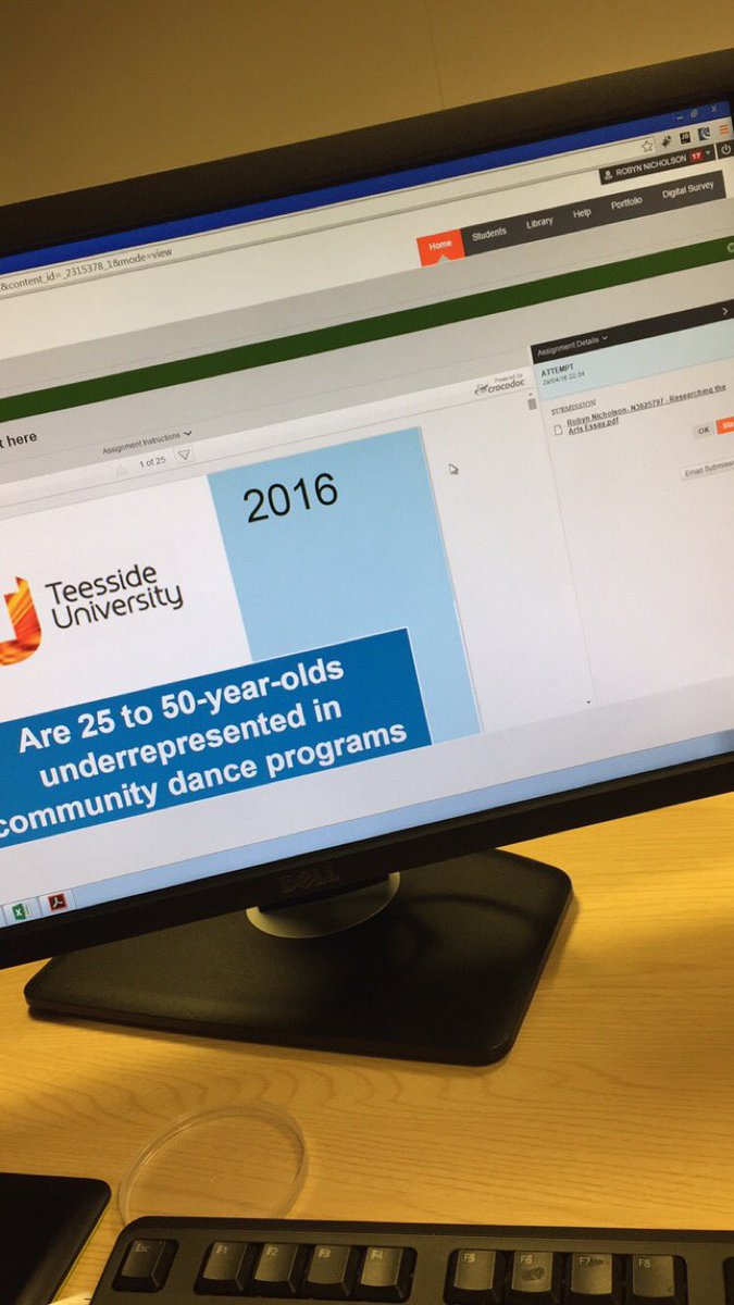 Robyn Nicholson tweet media