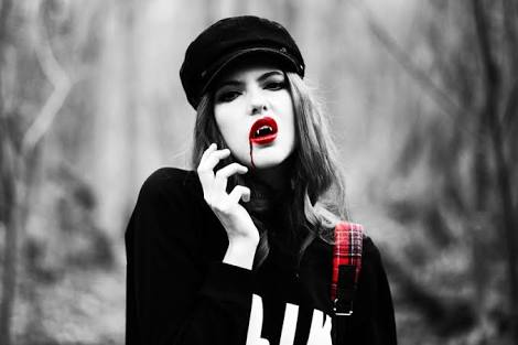 Isannitty's tweet image. Un recuerdo de cuando visite a mis amigos vampiros. ⚡