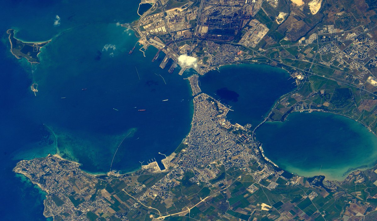 astro_tim's tweet photo. Greetings #Taranto #Italy from @Space_Station. CitiesFromSpace https://t.co/YmJaFNtHoW