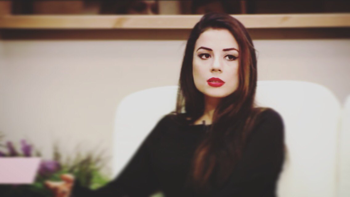 So let me hold both your hands in the holes of my sweater NurErkoc GeriGeliyor