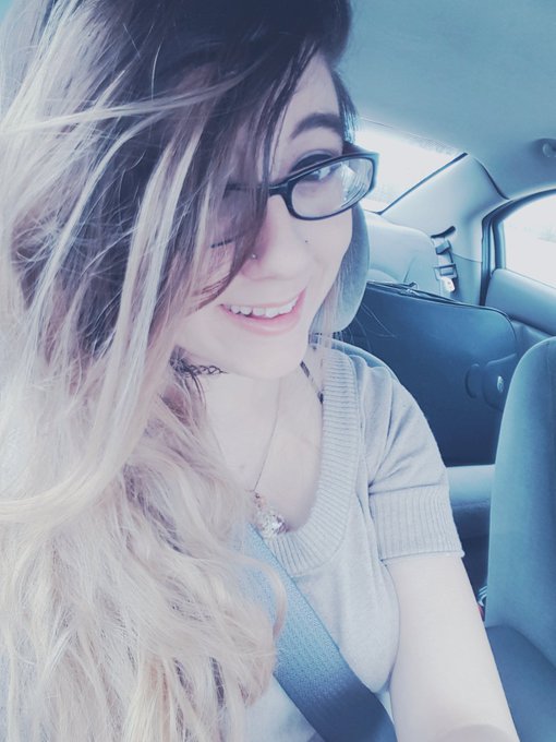 On my way to @Arwen_Datnoid 's stuck in traffic so here's a bad selfie ♡ https://t.co/P3MYWUA2mE<a class="tags" href="/tag/arwen_datnoid">@arwen_datnoid</a>