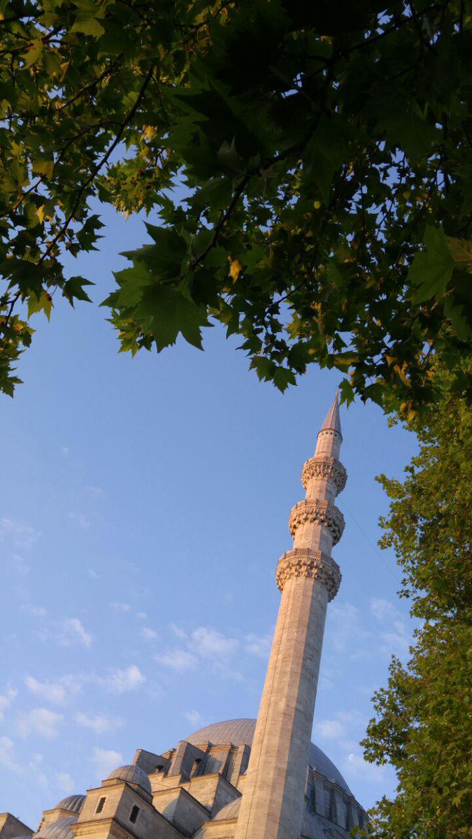 12. Tabarakarrahmaan, kepada siapa lagi kita mengadu, berharap, dan menghamba, selain kepada Allah?