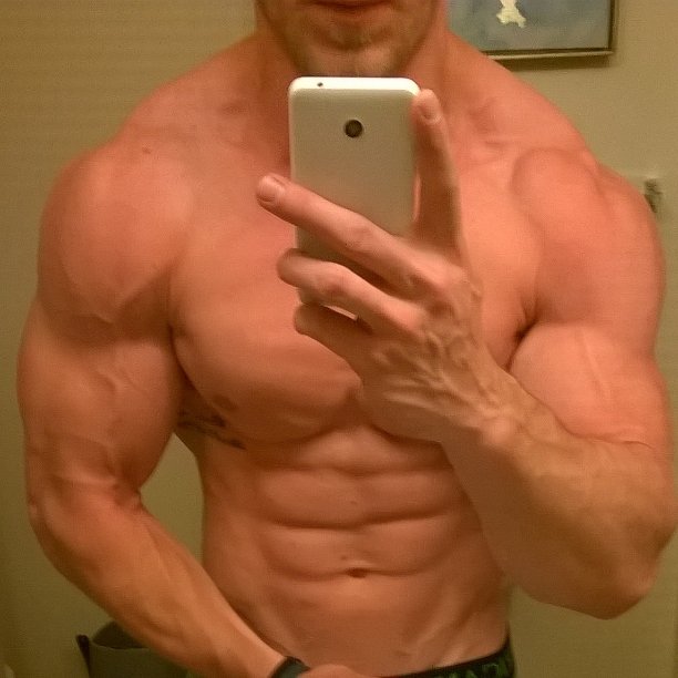 reinvent_09's tweet photo. Haven't been tweeting, but you know I've been grinding #gym #gains #fitfam https://t.co/BJdtp4IvdR