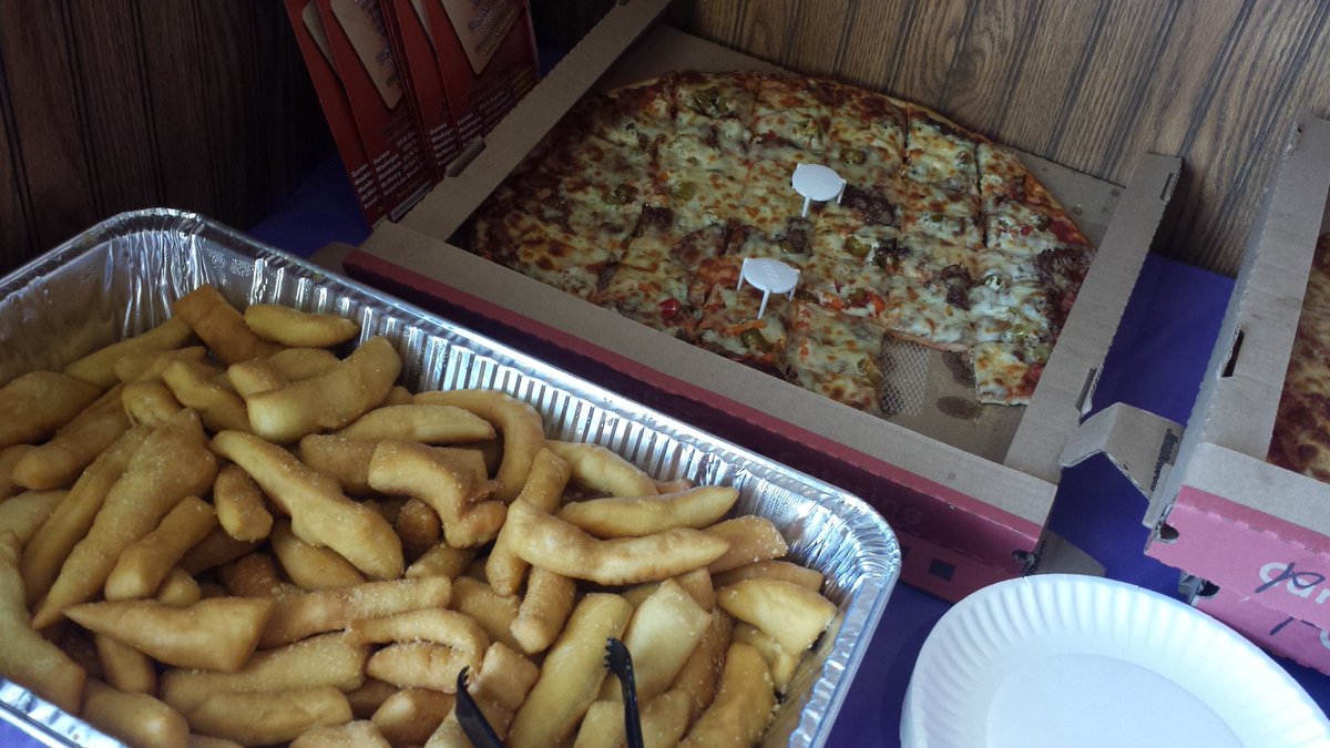 bosackisbrewery's tweet photo. Thanks Jimanos for donating the pizza for our @GLMV_Relay4Life Fundraiser! #Brewforacause #drinklocal https://t.co/ylw7mmvGPy