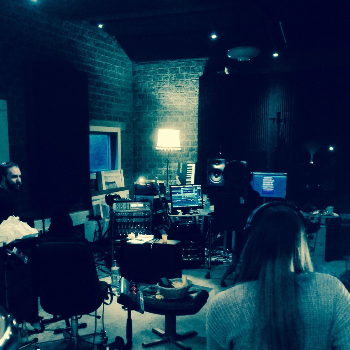 Frameinthemind's tweet image. Last take ✔️ #Studioday #FITM #Follow #☀️