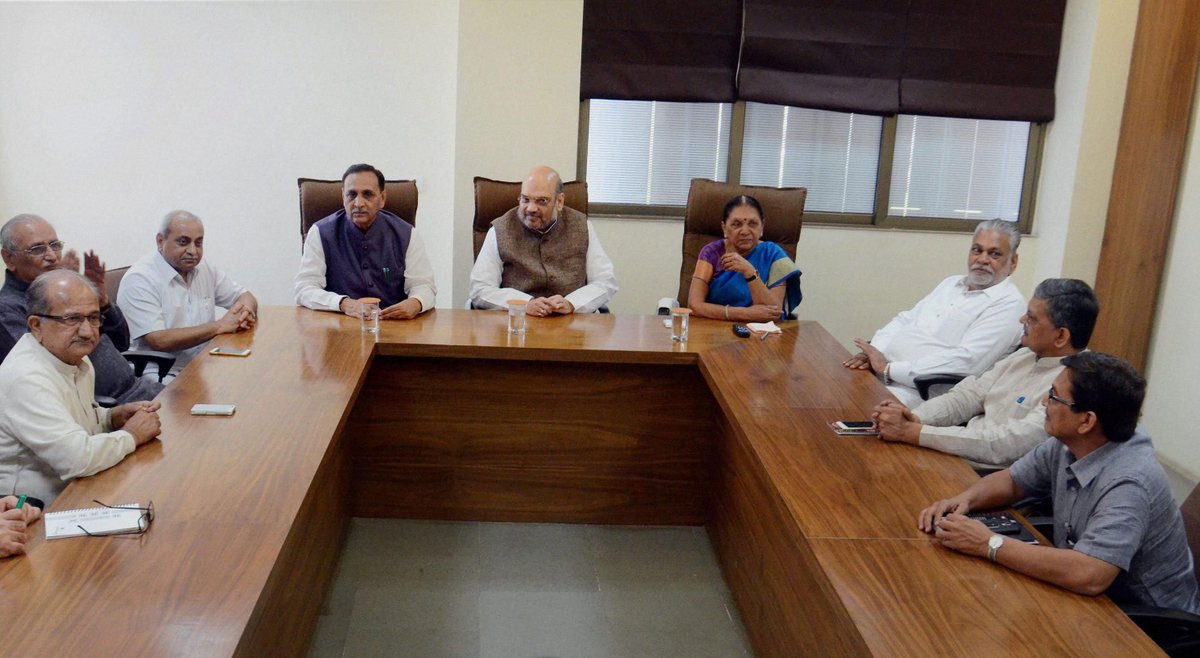EconomicTimes's tweet photo. #Gujarat to reserve 10% jobs for #economically backward https://t.co/wSTxKP4c8J https://t.co/nDOm0TYbEE