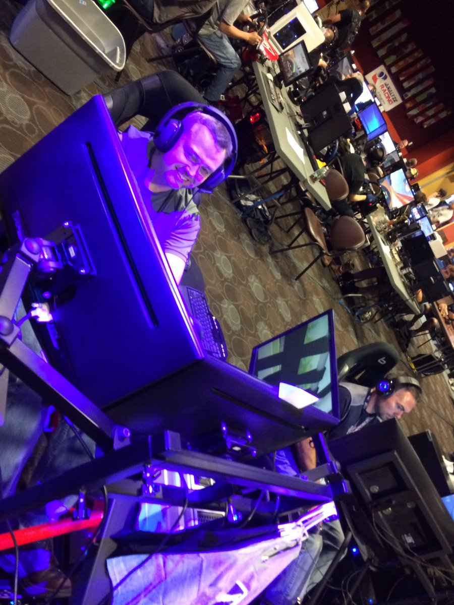 Steven_Dager_Jr's tweet photo. @Gateway_Men #menssummit16 here was the best part! IRacing and Jesus in the same house! https://t.co/hTS4YRBfQk