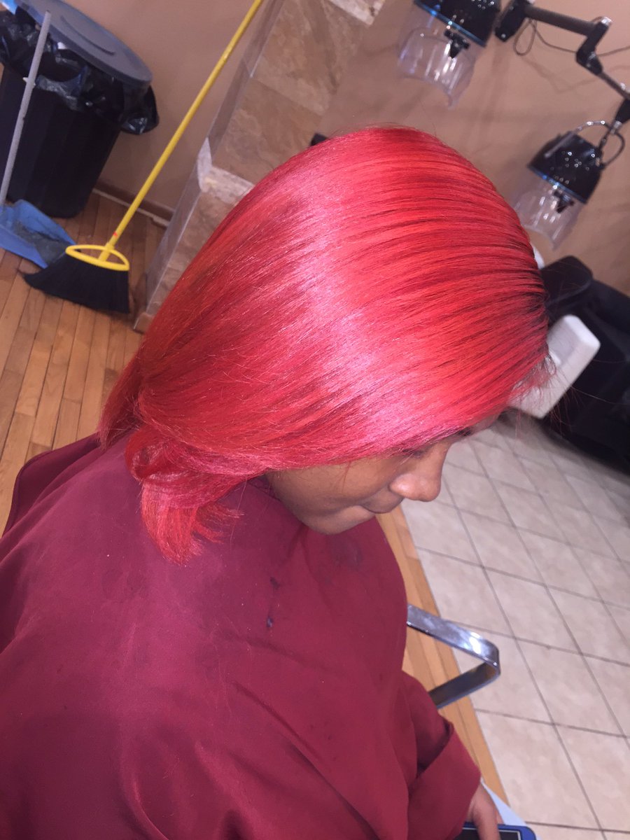 _bjw2_'s tweet photo. Healthy hair & month old color! 😏💞 #styledbybeeb #colorfreak https://t.co/gQy4hAgNY1