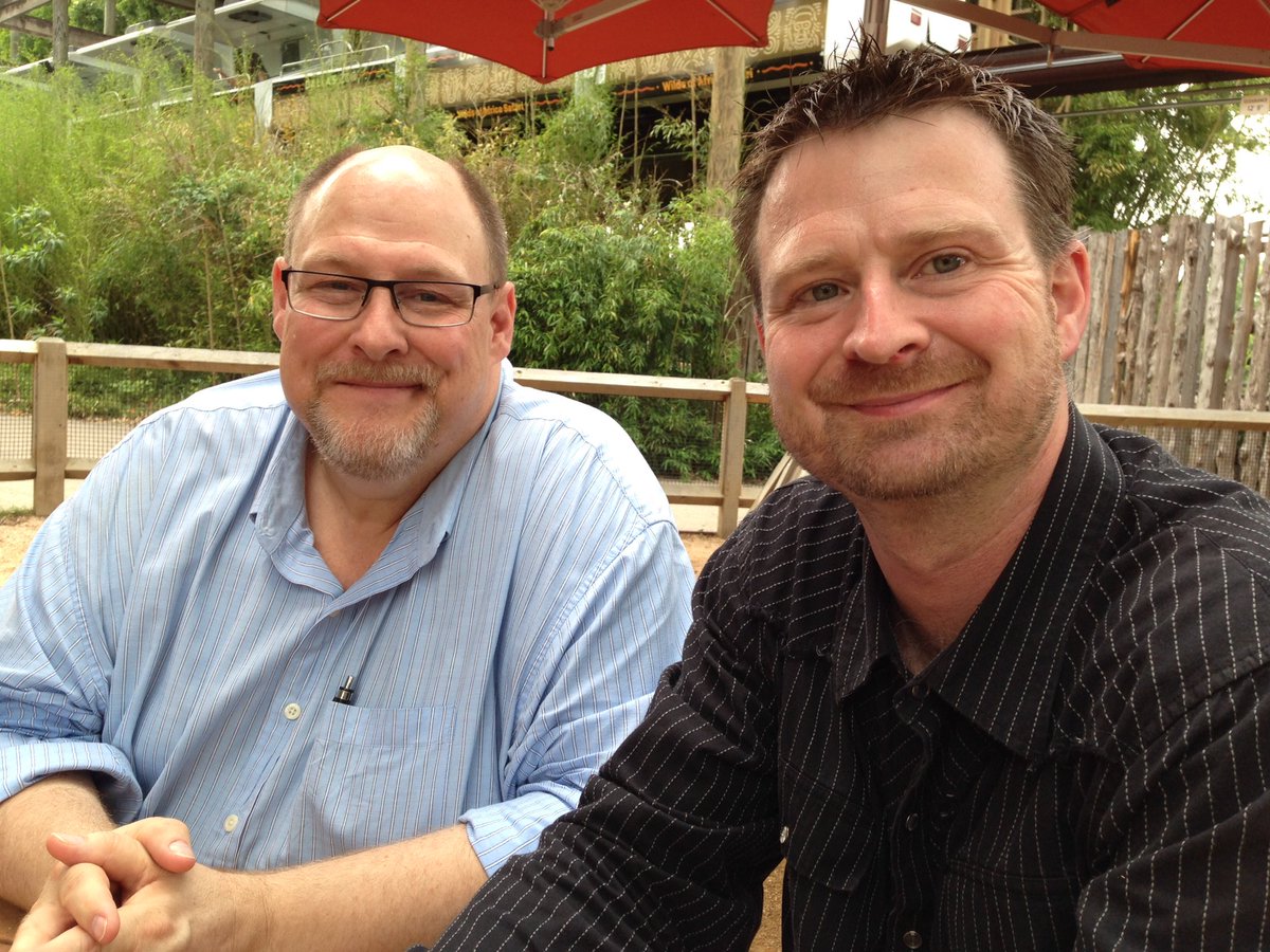 d_jgfg's tweet photo. Having tacos for lunch with the two birthday boys at the Dallas Zoo. https://t.co/M1qyiVd6e8
