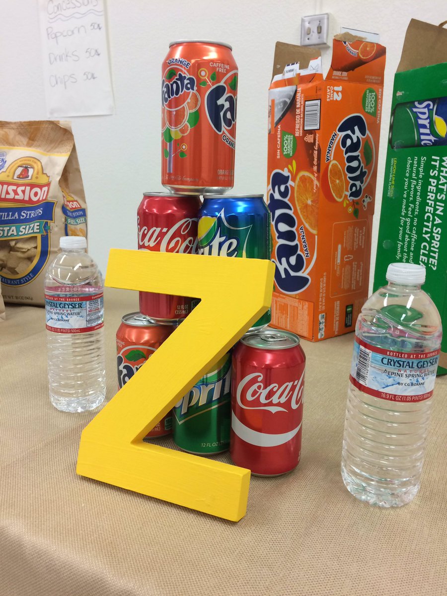 SaugusZClub's tweet photo. Lots of cheap concessions at #LunafestSCV Join us at Arroyo Seco Jr High @ 5 pm!🙌🏼 https://t.co/qMEZ4zUmHa