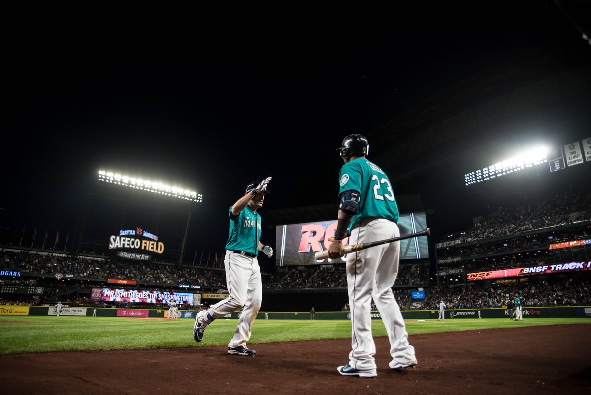 Mariners's tweet photo. Watch Seth Smith open the scoring with a solo shot in the 6th: https://t.co/j6H4VFTc0M #GoMariners https://t.co/Kx7w9uA7ve