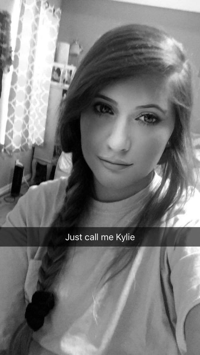 LaurenWagner2's tweet photo. Thanks to @Snapchat I got to live my dream of being @KylieJenner for 10 seconds. #faceswappro https://t.co/MwMXJQGDUa