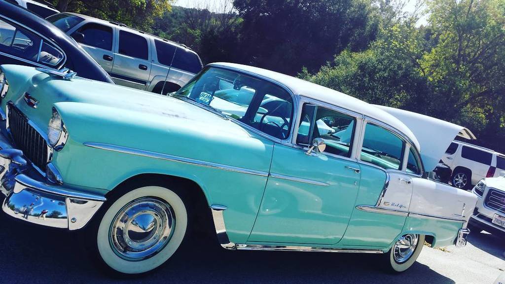 oldcar_photo's tweet photo. I betcha in #cuba there are cars like this on every corner! #autoobsession #auto_obsession #carspotting #CarCulture… https://t.co/4WjMXq8Nev