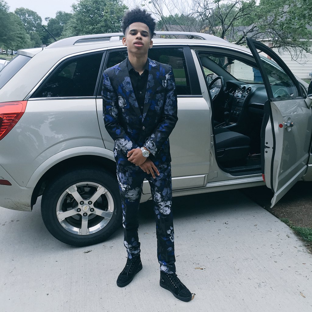 crown_nikc0's tweet photo. Photo shoot fresh, lookin' like wealth. I'm 'bout to call the paparazzi on myself 📶 https://t.co/loci2lmcOo