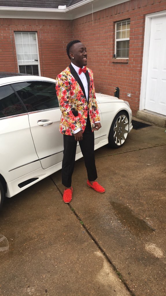 _KennyLamar's tweet photo. Bro nem so sauce ๐ฆ๐ฆ๐ฆ #GotTheCityOnLock https://t.co/Lr0ZLTdq4T