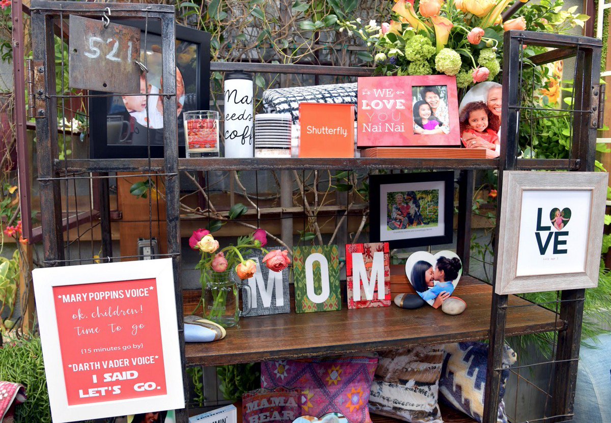 MappingMomLife's tweet photo. Still time to create the perfect #MothersDay gift from @Shutterfly https://t.co/AhggX822qN #Shutterfly #sponsored https://t.co/a8ZyJc9fnJ