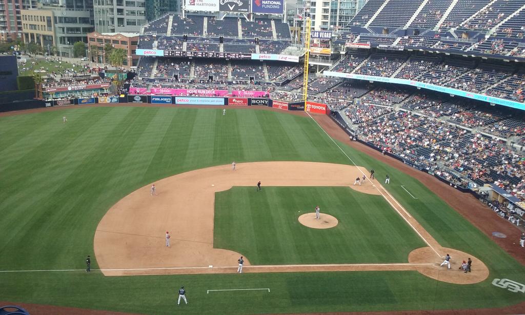 juanlargo322's tweet photo. #FriarFiday #PadresPride @Padres https://t.co/cuRFu4Q1uo
