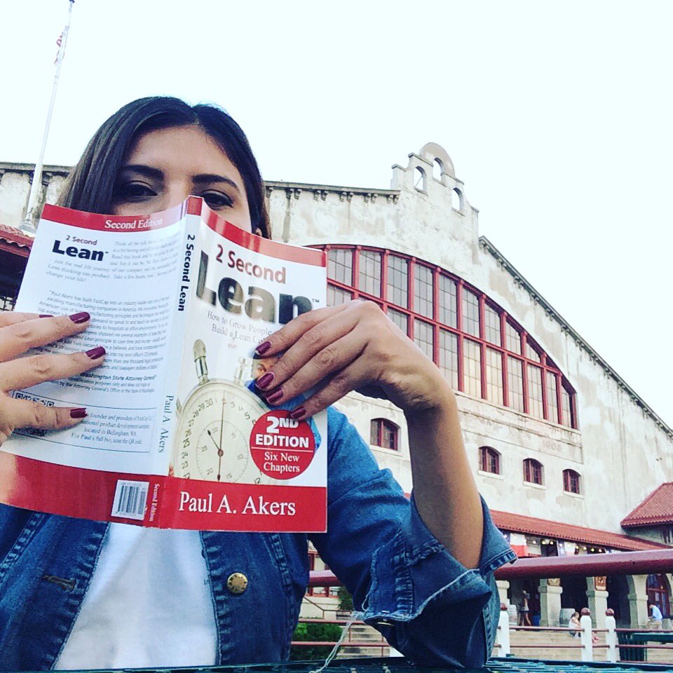 RollosDeMujeres's tweet photo. Yeap cambié de campo de estudio 🙈 #MejoraContinua #leansystem #LeanCulture a su mecha!!!! #rollosdemujeres #newjob https://t.co/XtzdhJKl0l