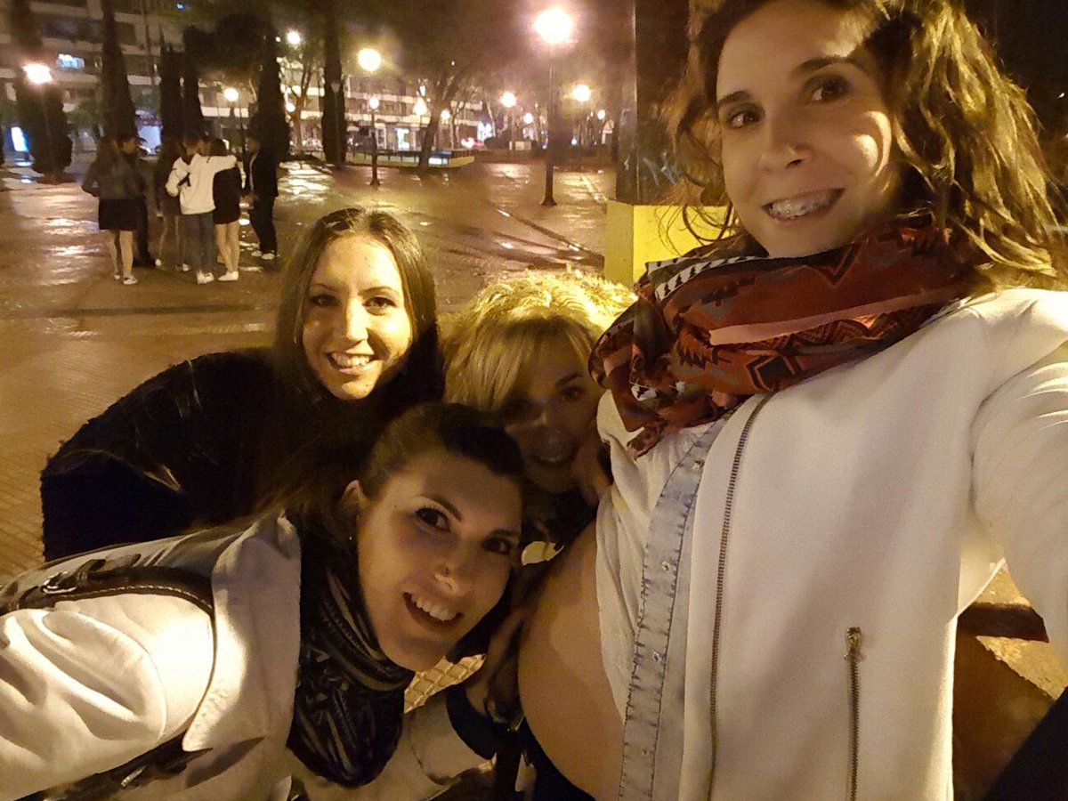 diaz_shei's tweet photo. Antojo de viernes noche  #esperandoAMiniEstrello https://t.co/zFZNq8v1Ng