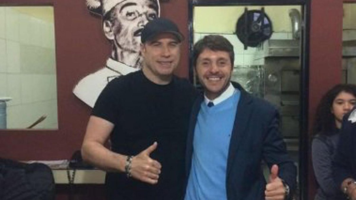 LANACION's tweet photo. El pastelero de Castelar que atendió a John Travolta contó por qué el actor está en el país https://t.co/fLvs6odAG8 https://t.co/bdOaaG1HMP