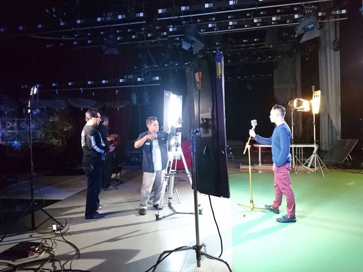 sarwanathamrin's tweet photo. Shooting promo #academy celebrity indosiar senin 18.30 kita bergoyang https://t.co/Gyia0pf8Im