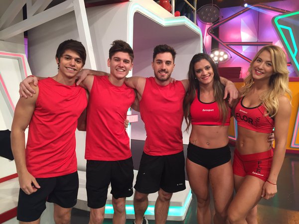 lomaspopucom's tweet photo. Quien ganara #CombateEvolucion ?
@MicaViciconte  VERDE ( RT ) 
@flor_vigna ROJO ( MG )
NO TE OLVIDES DE SEGUIRNOS !! https://t.co/RT6zT3pD8p