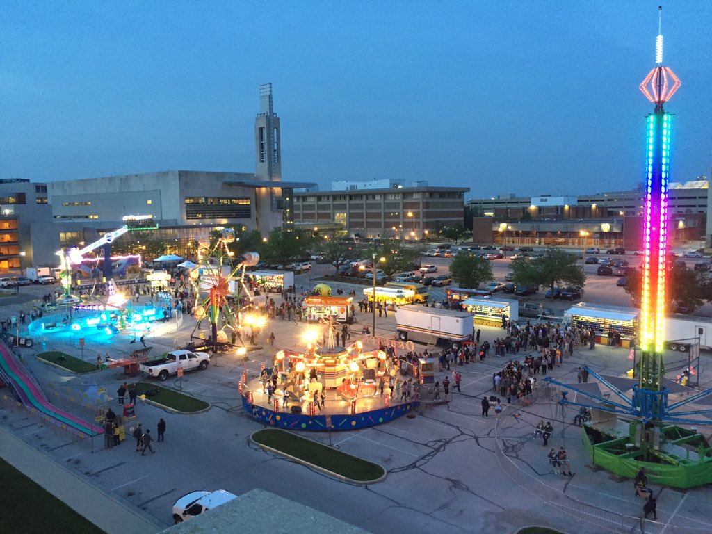 IUIndianapolis's tweet photo. Another great @JAGAPALOOZA celebration is just about over. The last hour of the carnival has commenced! #IUPUI https://t.co/V4shh6qaXp