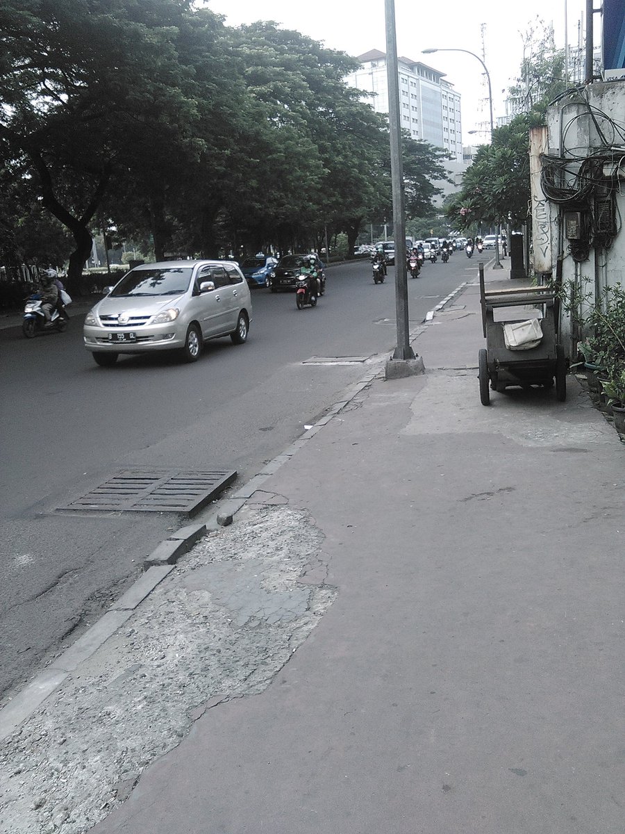 Ari142Budiman's tweet photo. @rohim_saber pagi hari ini bnyk motor yg bacor https://t.co/yRbRZp2swe