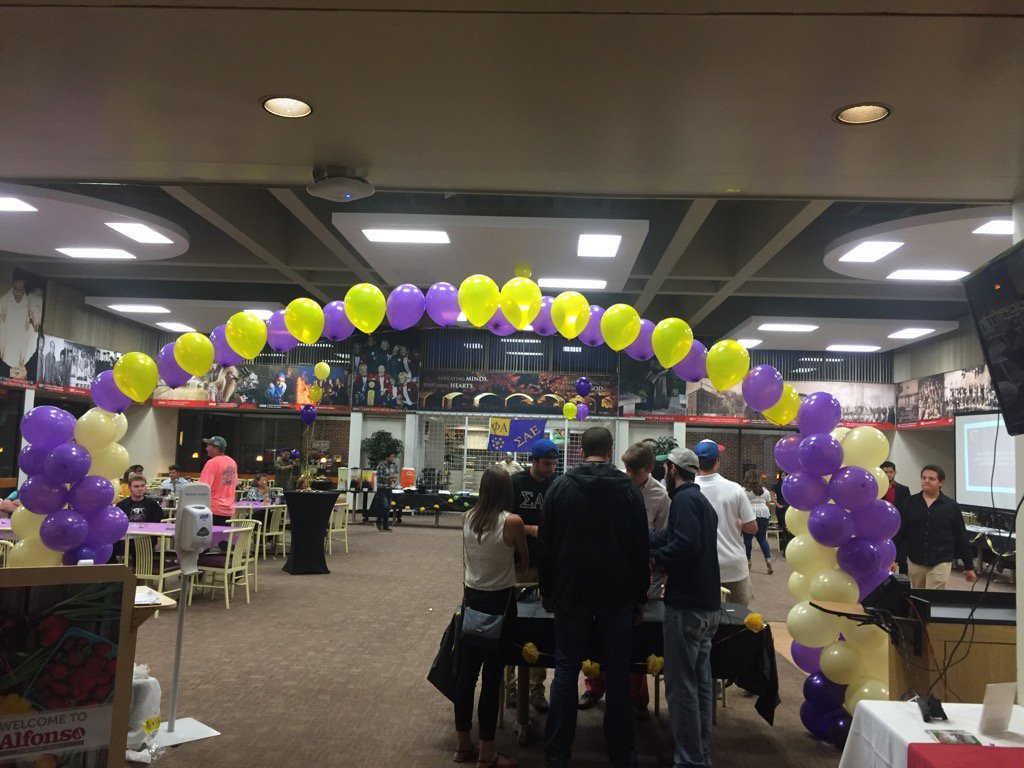 CBUPastPrez's tweet image. Looks like a great CBU party; #2old; @CBUSGA @FromCBU