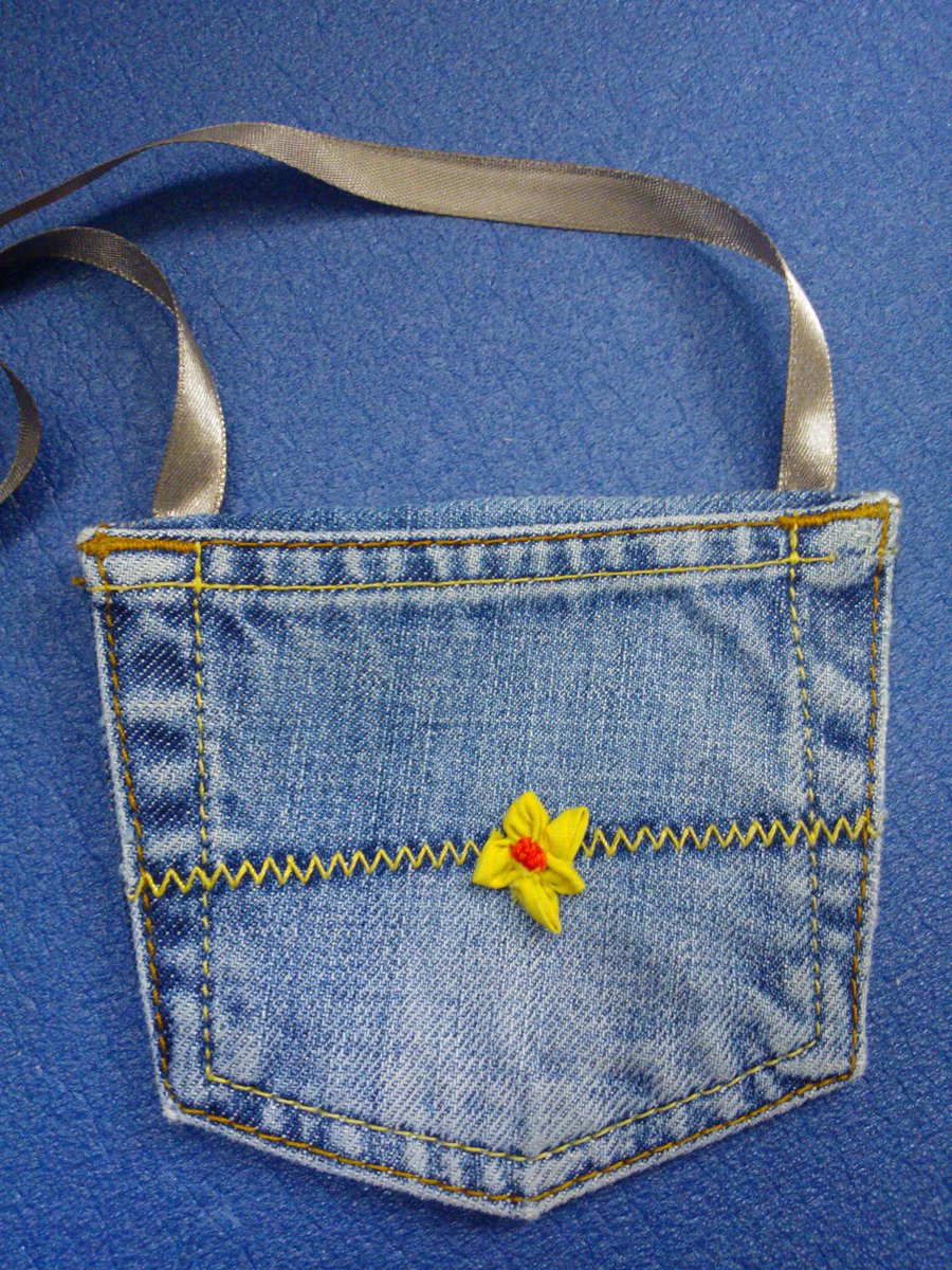 ShabbySheUK's tweet photo. Mini denim bag | Jeans pocket purse | Sweet girls gift | Tiny f… https://t.co/KrgEmbgN8e #ShabbySheUK #WearablePurse https://t.co/amJD1Je6cS