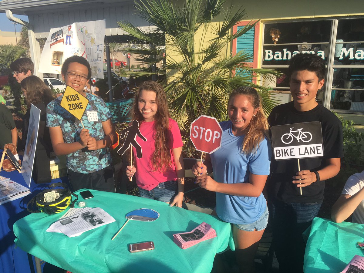 FPCstreettalk's tweet photo. We had a great time sharing #safetytips at Kokomo's! Congrats @angela_was for winning the bike! https://t.co/Xb4TmMG250